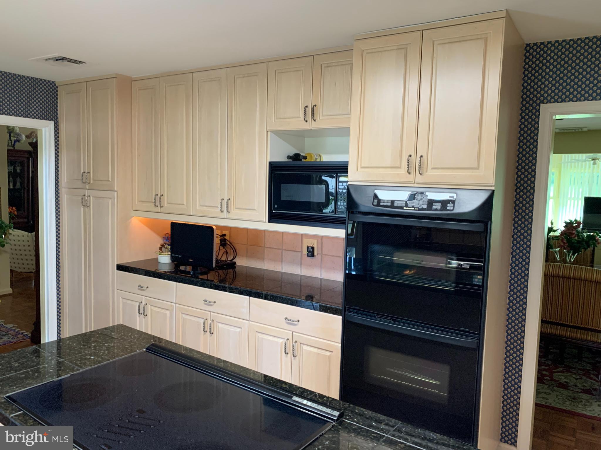 7919 Long Meadow Road Pikesville, MD 21208 - Photo 20 of 36 Kitchen