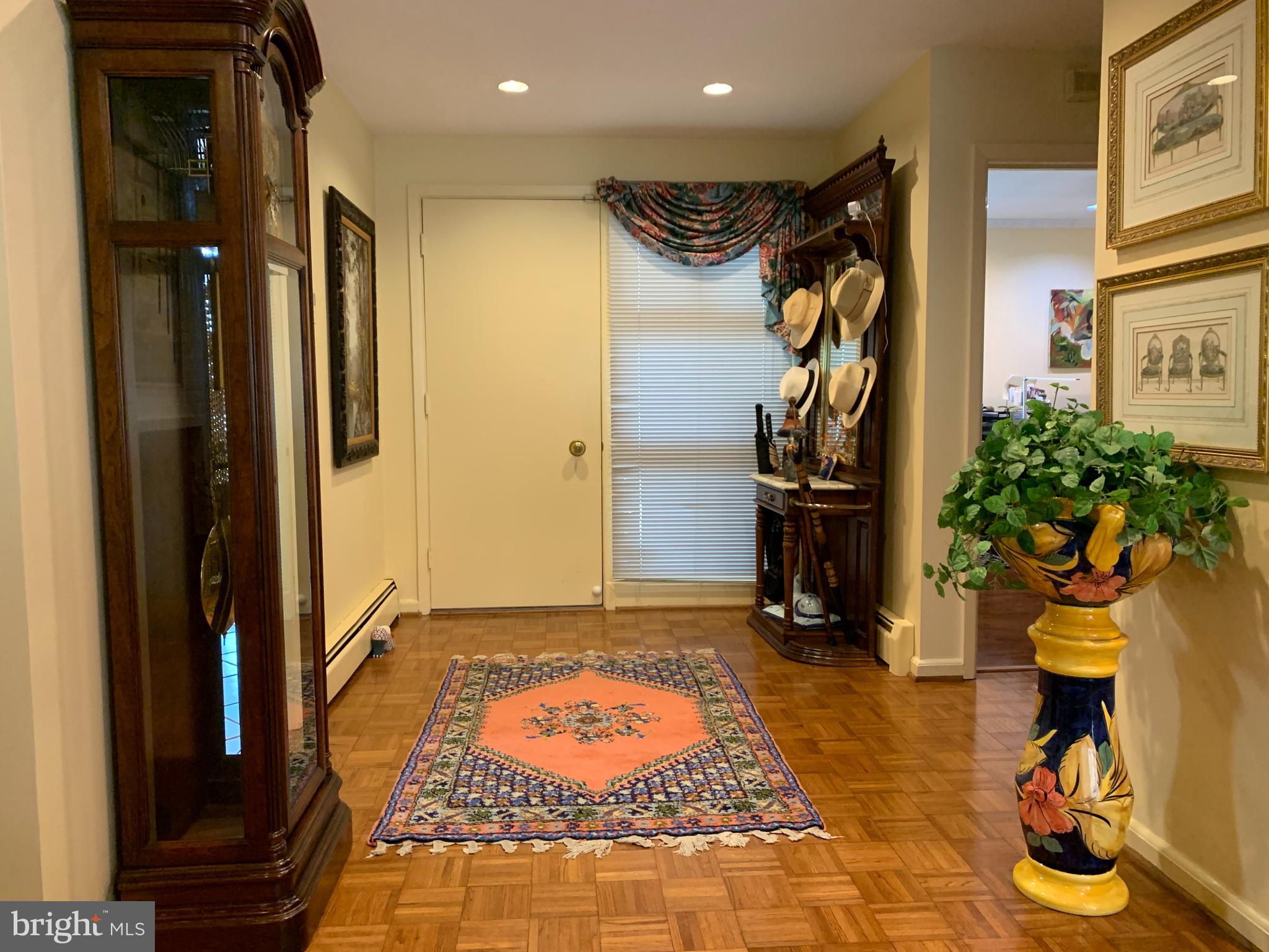 7919 Long Meadow Road Pikesville, MD 21208 - Photo 5 of 36 Foyer