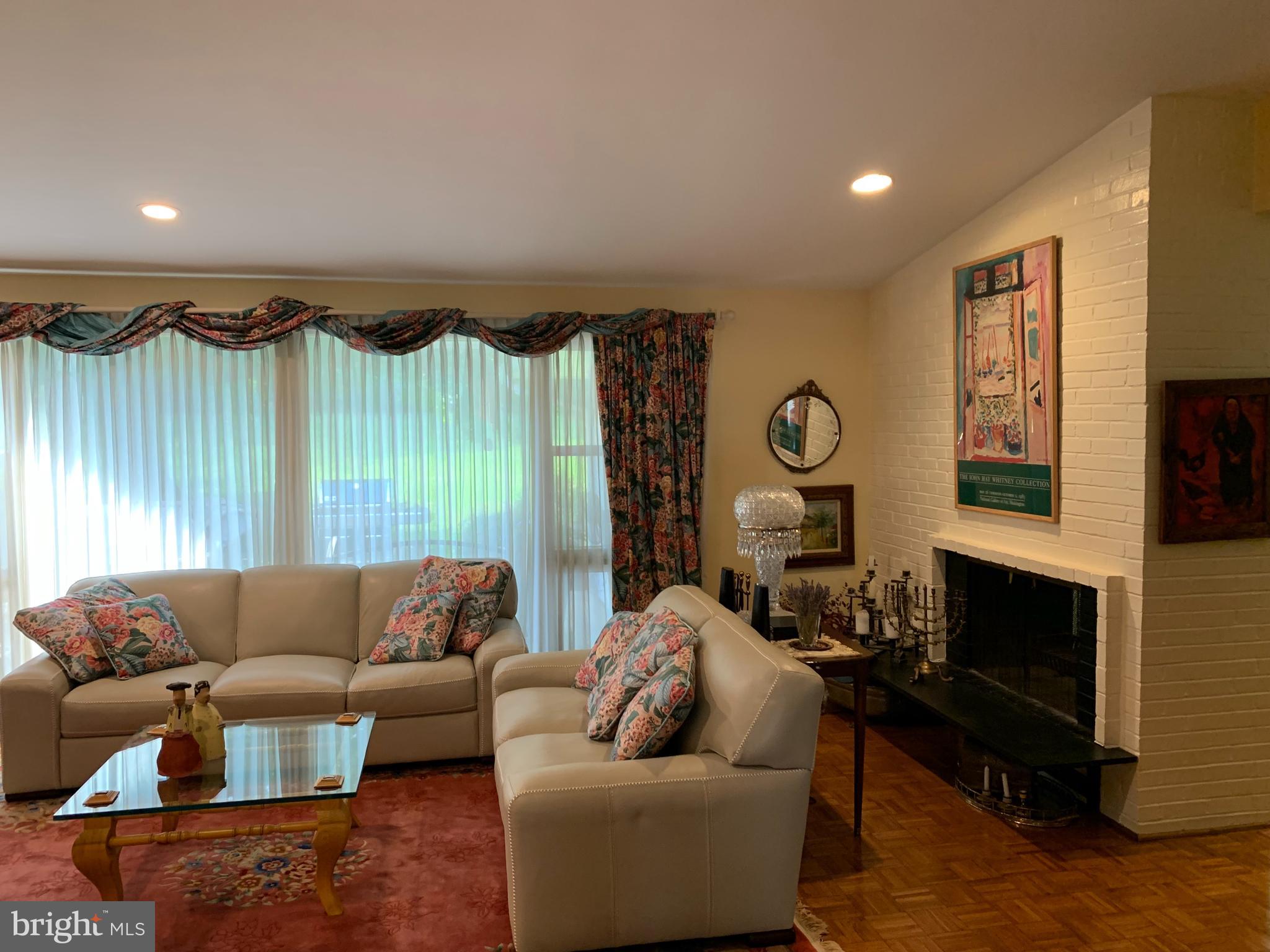 7919 Long Meadow Road Pikesville, MD 21208 - Photo 9 of 36 Family room