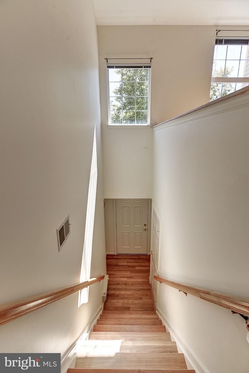 10706 Symphony Way, Unit 208 Columbia, MD 21044 - Photo 5 of 49 Foyer