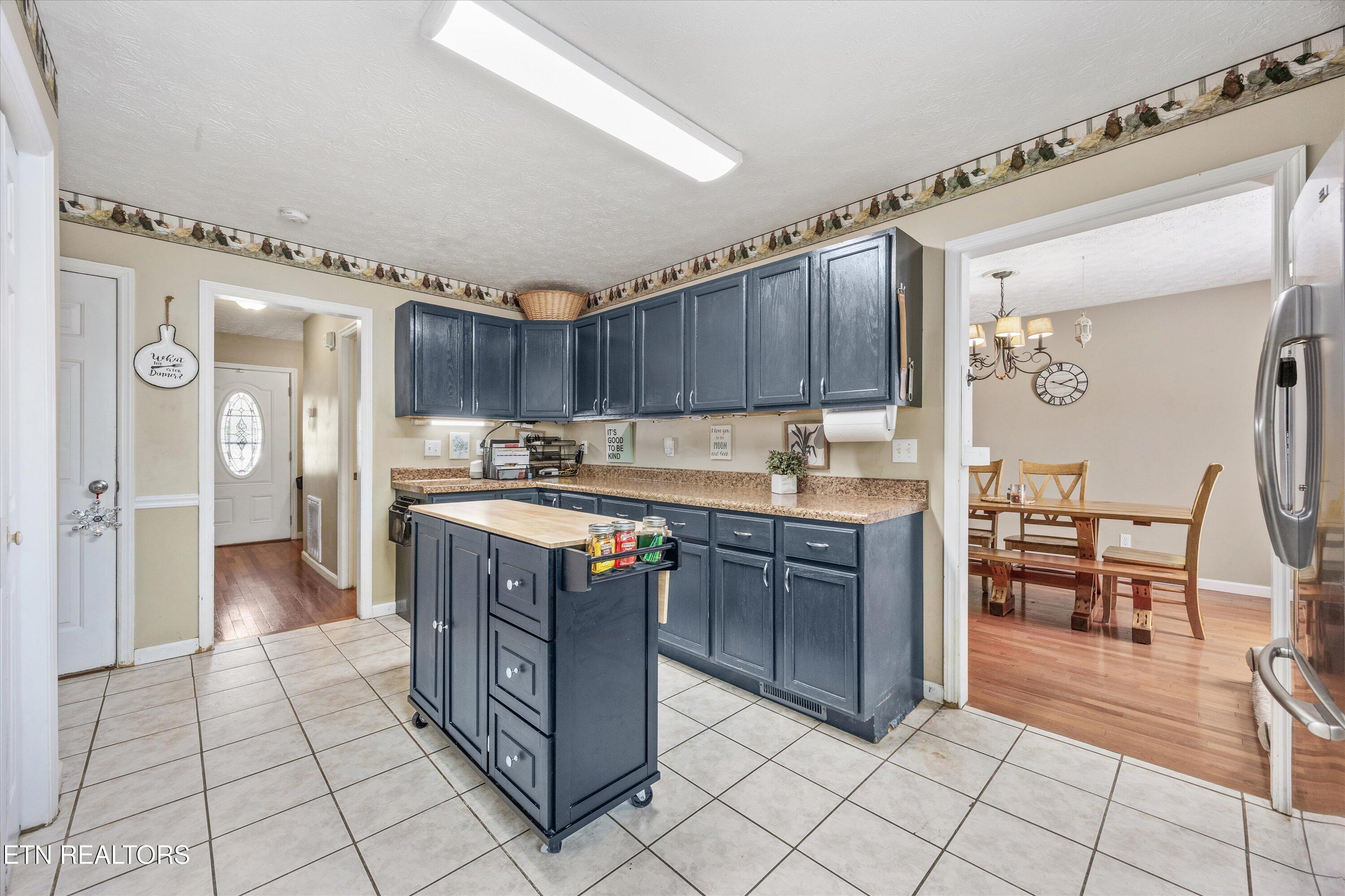 8925 Heathercrest Drive Powell, TN 37849 - Photo 14 of 40 Kitchen