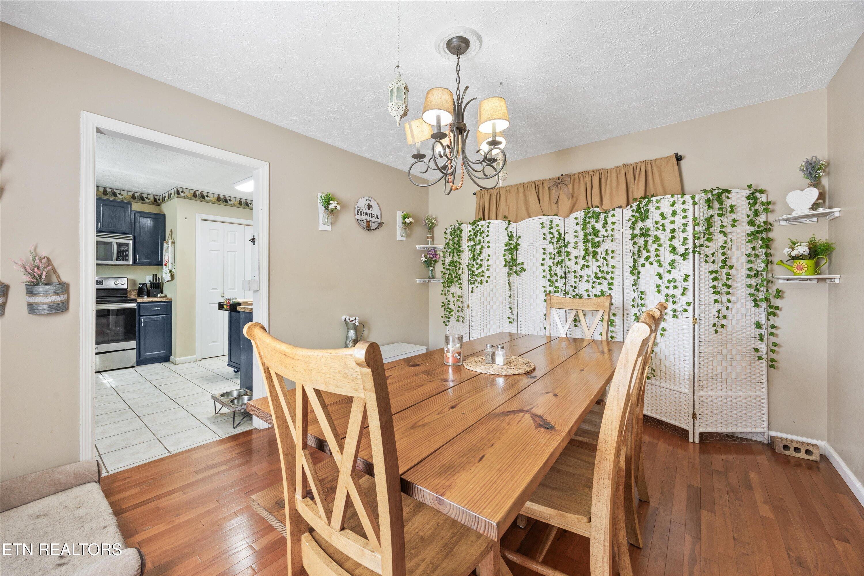 8925 Heathercrest Drive Powell, TN 37849 - Photo 15 of 40 Dining Room