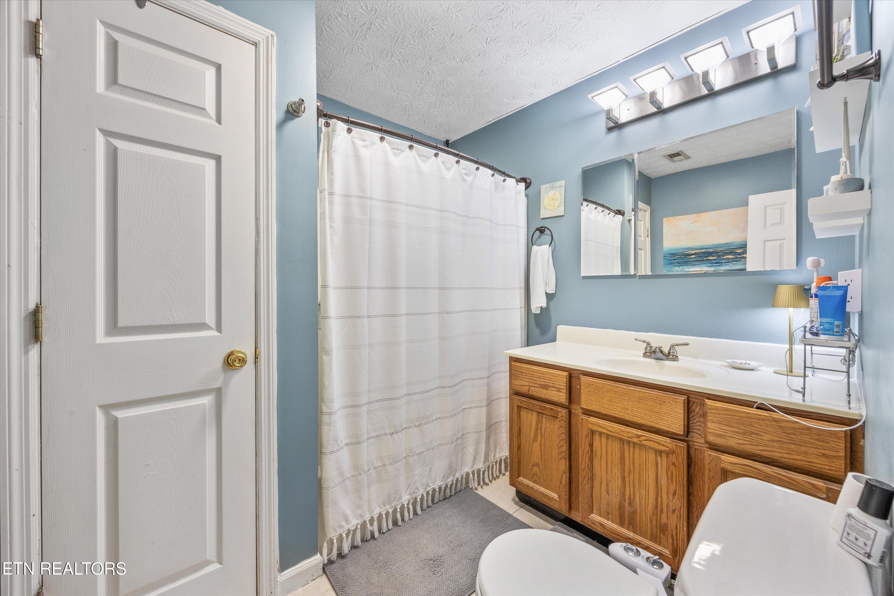 8925 Heathercrest Drive Powell, TN 37849 - Photo 26 of 40 Master Bathroom
