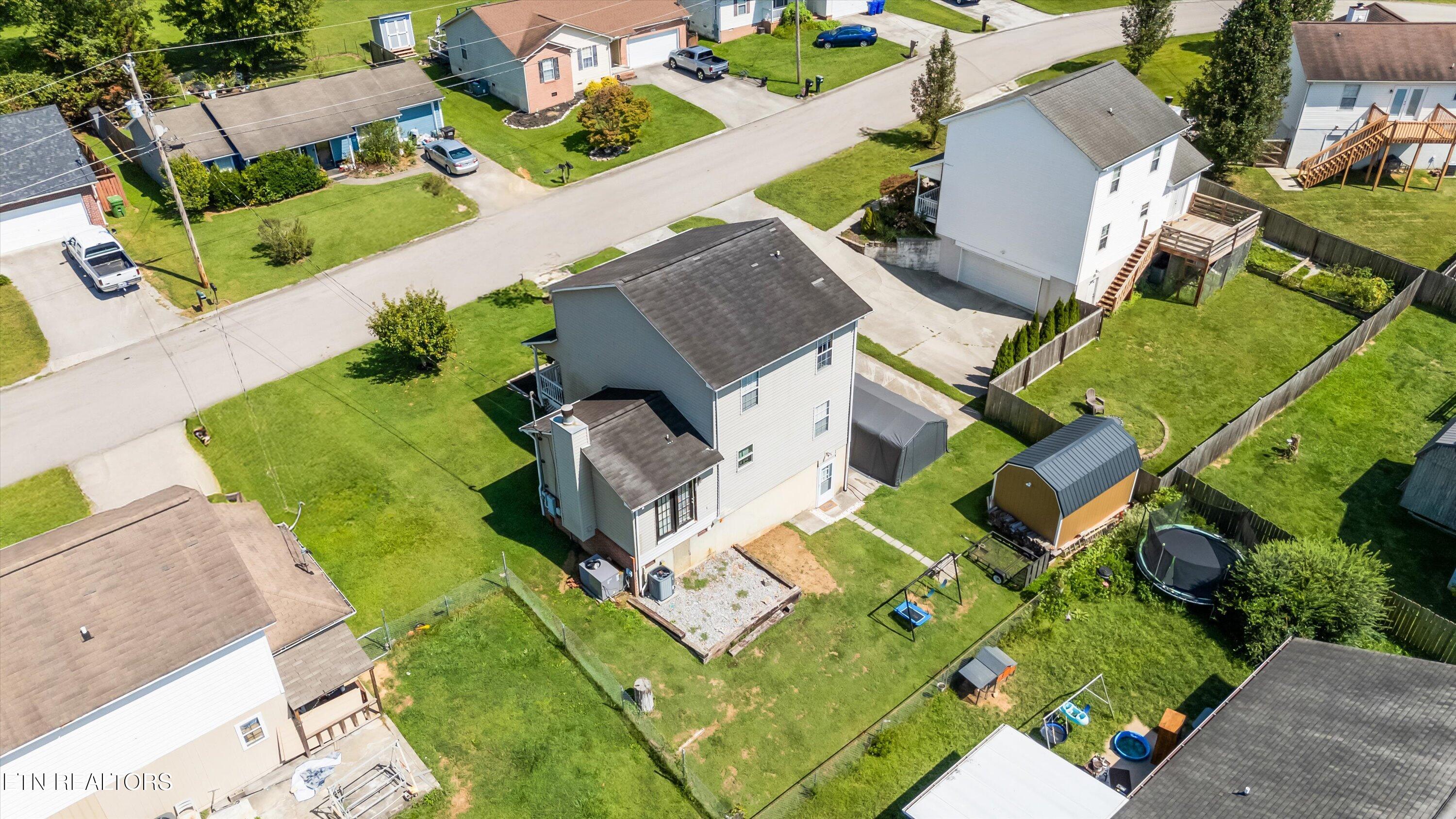 8925 Heathercrest Drive Powell, TN 37849 - Photo 34 of 40 37-8925 Heathercrest Dr -36