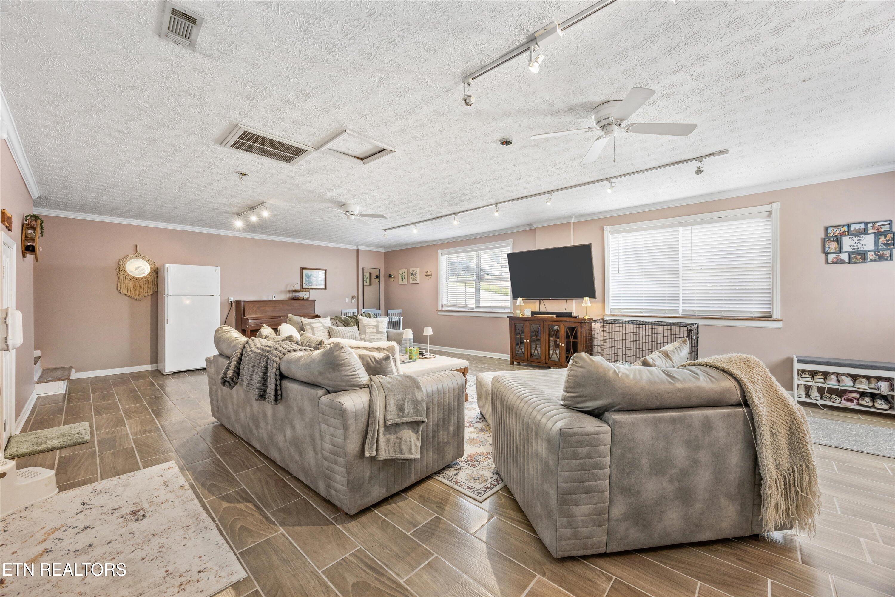 8925 Heathercrest Drive Powell, TN 37849 - Photo 4 of 40 Finished Basement