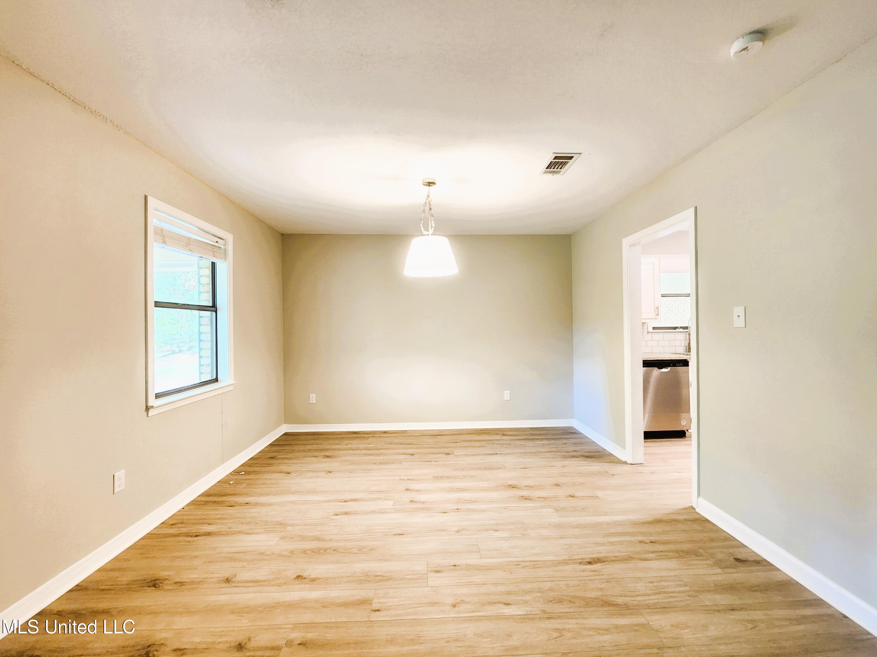 17813 Fosters Road Moss Point, MS 39562 - Photo 11 of 36 20240618_102041