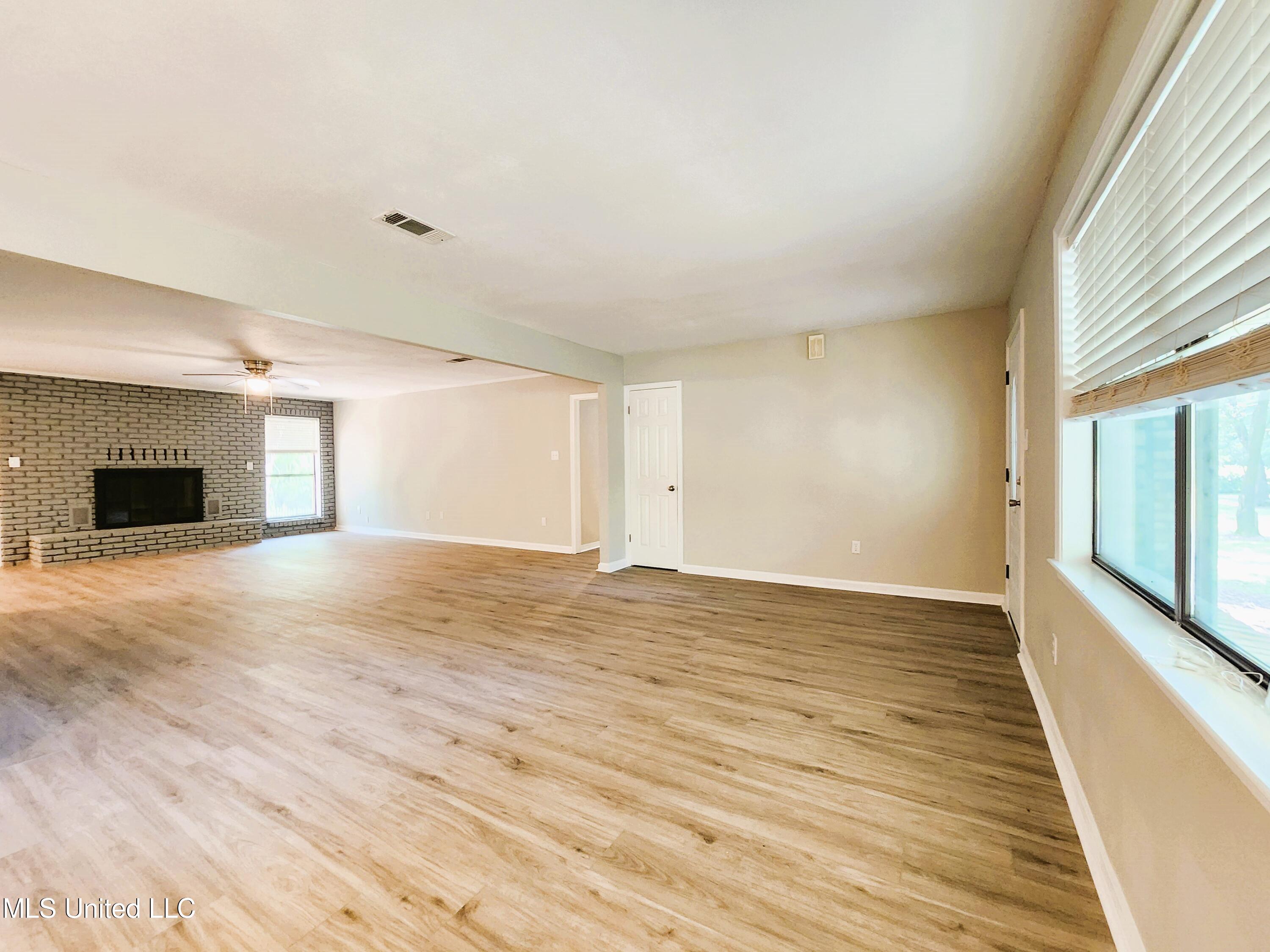 17813 Fosters Road Moss Point, MS 39562 - Photo 7 of 36 20240618_102051