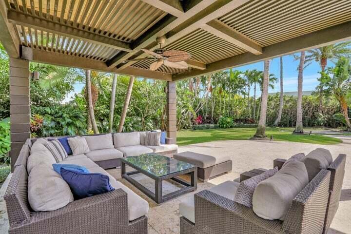 2100 Spanish River Road Boca Raton, FL 33432 - Photo 4 of 38 a view of patio with couches and pool
