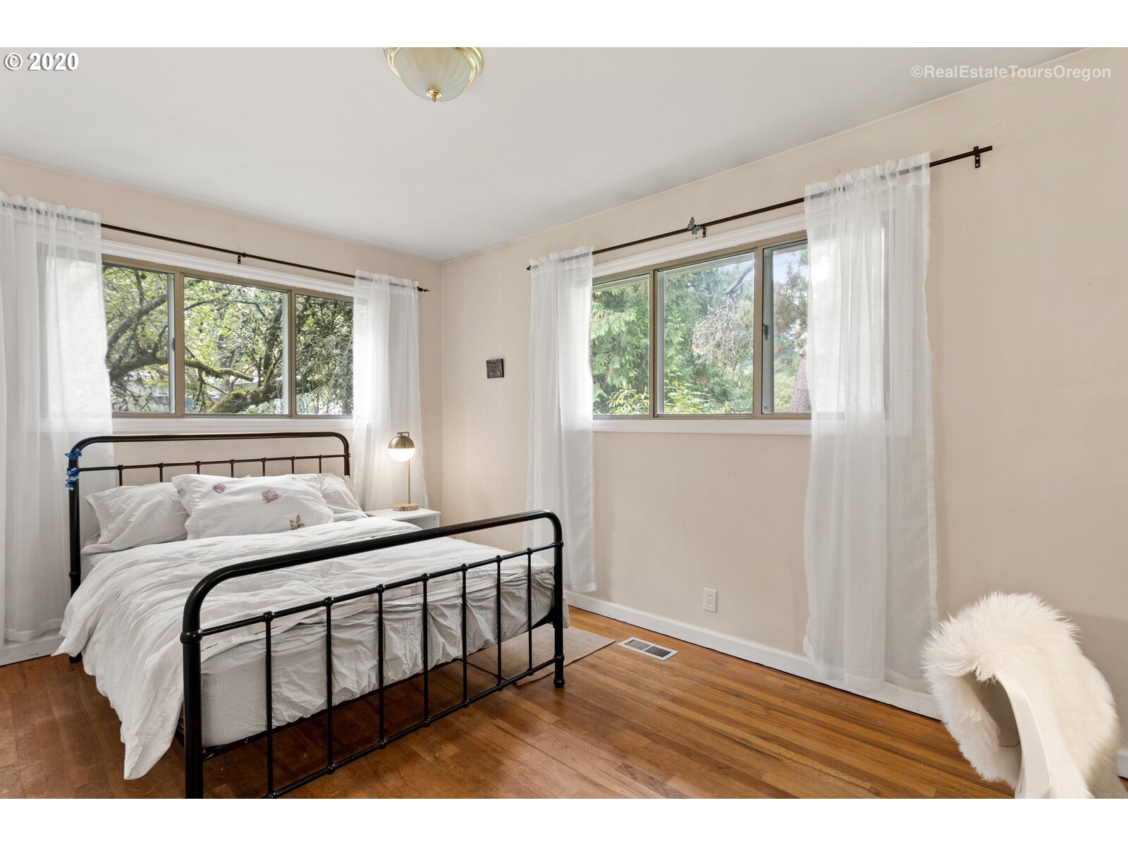 2395 Greentree Road Lake Oswego, OR 97034 - Photo 15 of 32 Gallery Image 15