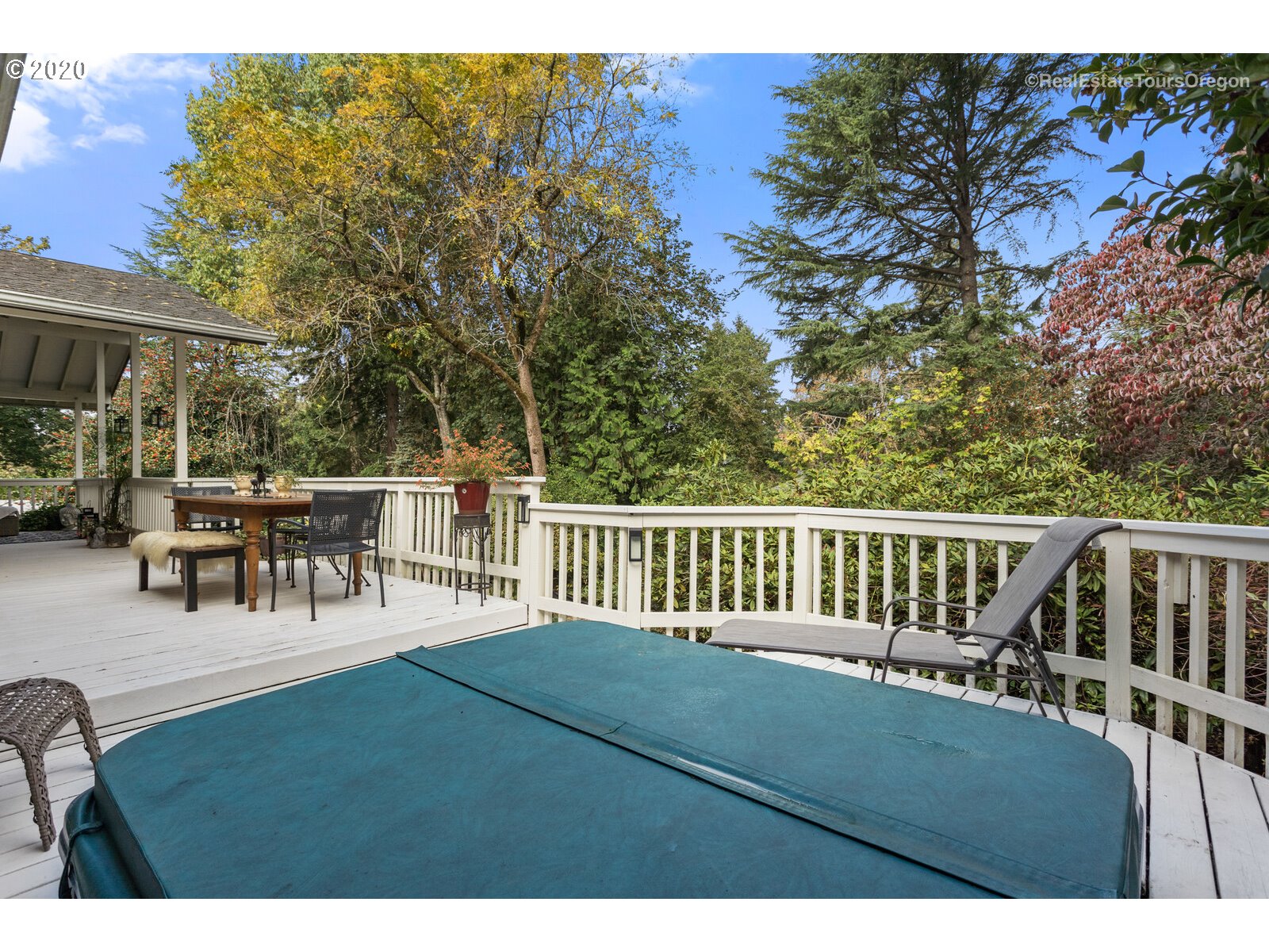 2395 Greentree Road Lake Oswego, OR 97034 - Photo 28 of 32 Gallery Image 28