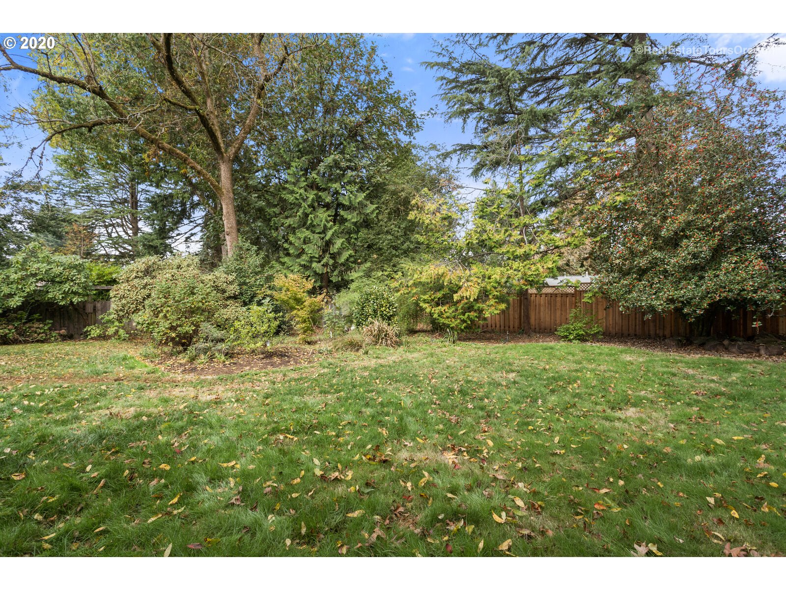 2395 Greentree Road Lake Oswego, OR 97034 - Photo 31 of 32 Gallery Image 31