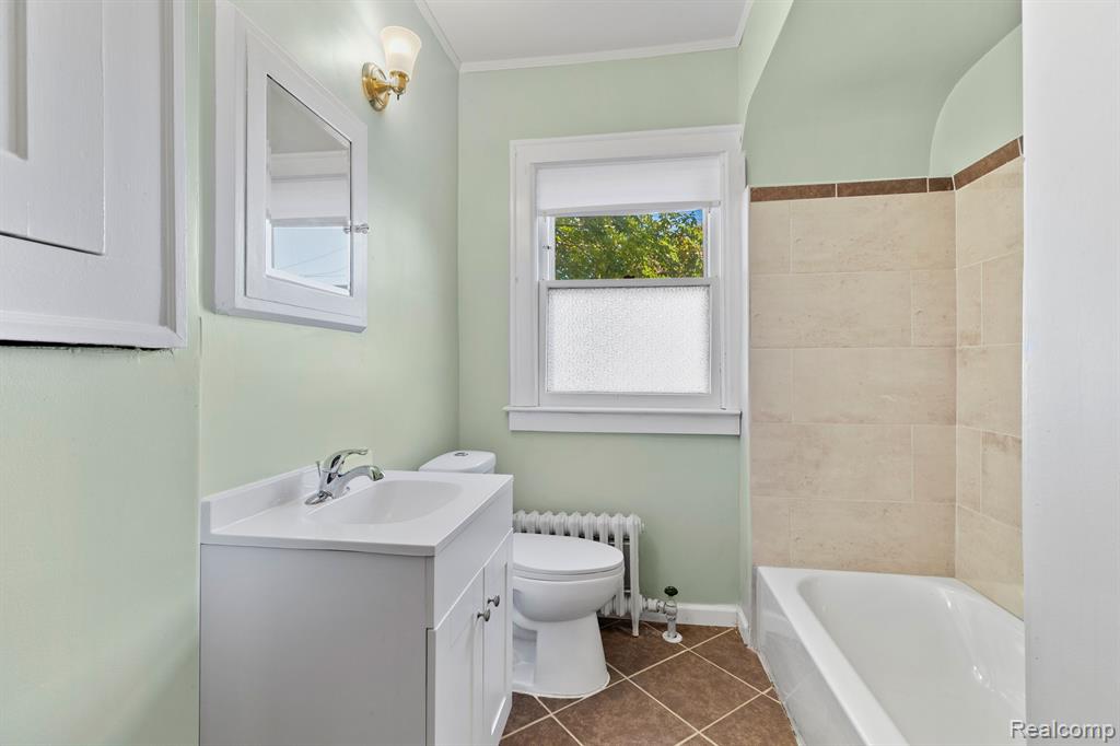 14960 Ashton Road Detroit, MI 48223 - Photo 15 of 37