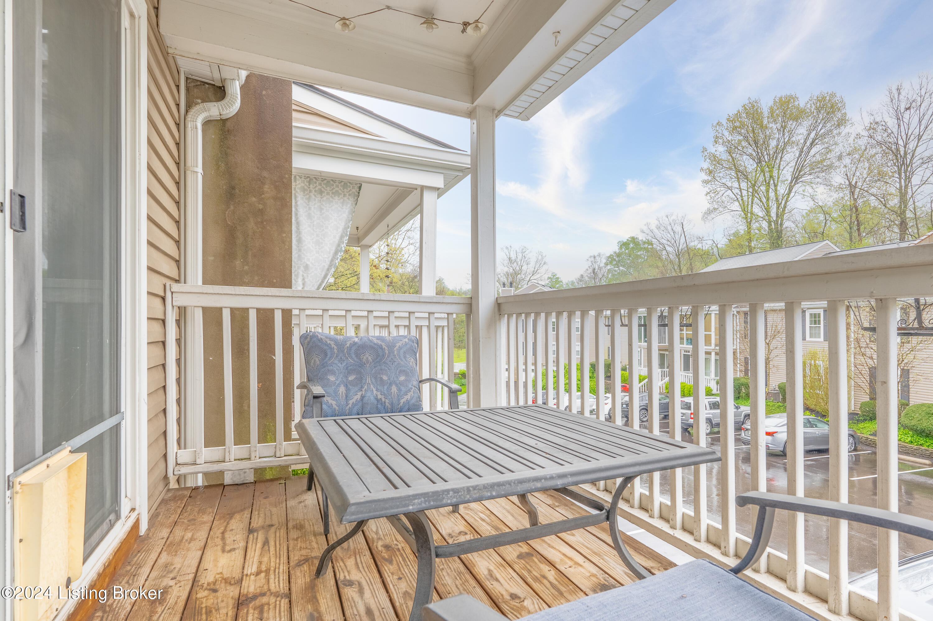 410 Mockingbird Valley Road, Unit 24 Louisville, KY 40207 - Photo 23 of 26 23-Deck