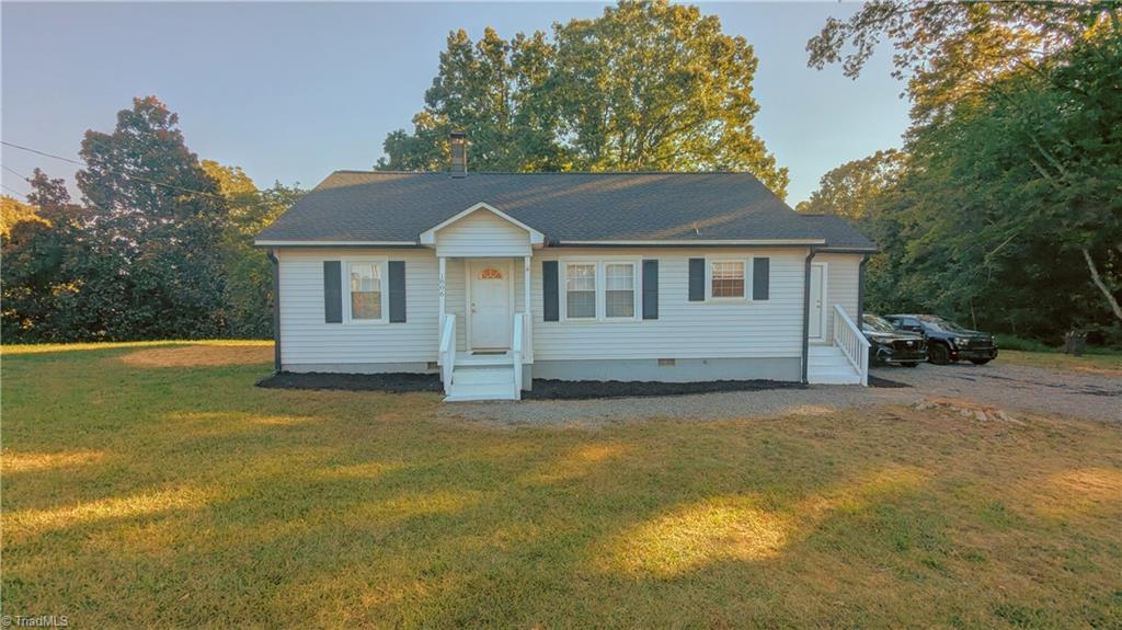 1806 Mack Road Asheboro, NC 27205 - Photo 3 of 32 Nice corner lot with plenty of space for parking. Nice yard for the kids to play in.