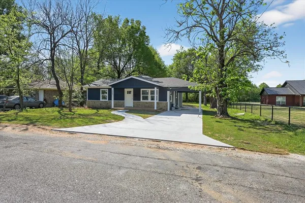 $230,000 | 2009 West Sherman Street, Paris, TX 75460