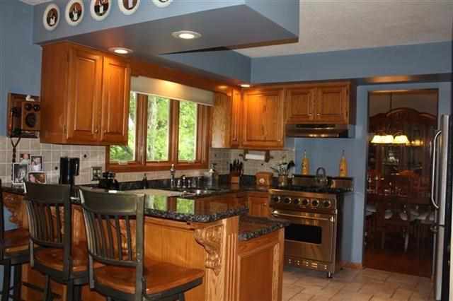 4226 Spring Street Davenport, IA 52807 - Photo 3 of 24 Gallery Image 3