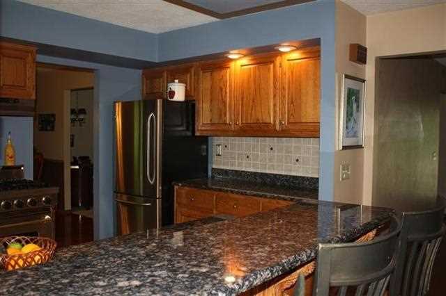 4226 Spring Street Davenport, IA 52807 - Photo 4 of 24 Gallery Image 4