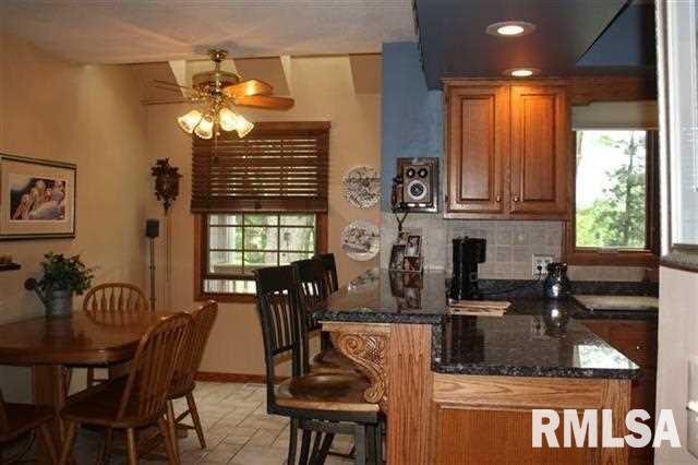 4226 Spring Street Davenport, IA 52807 - Photo 5 of 24 Gallery Image 5