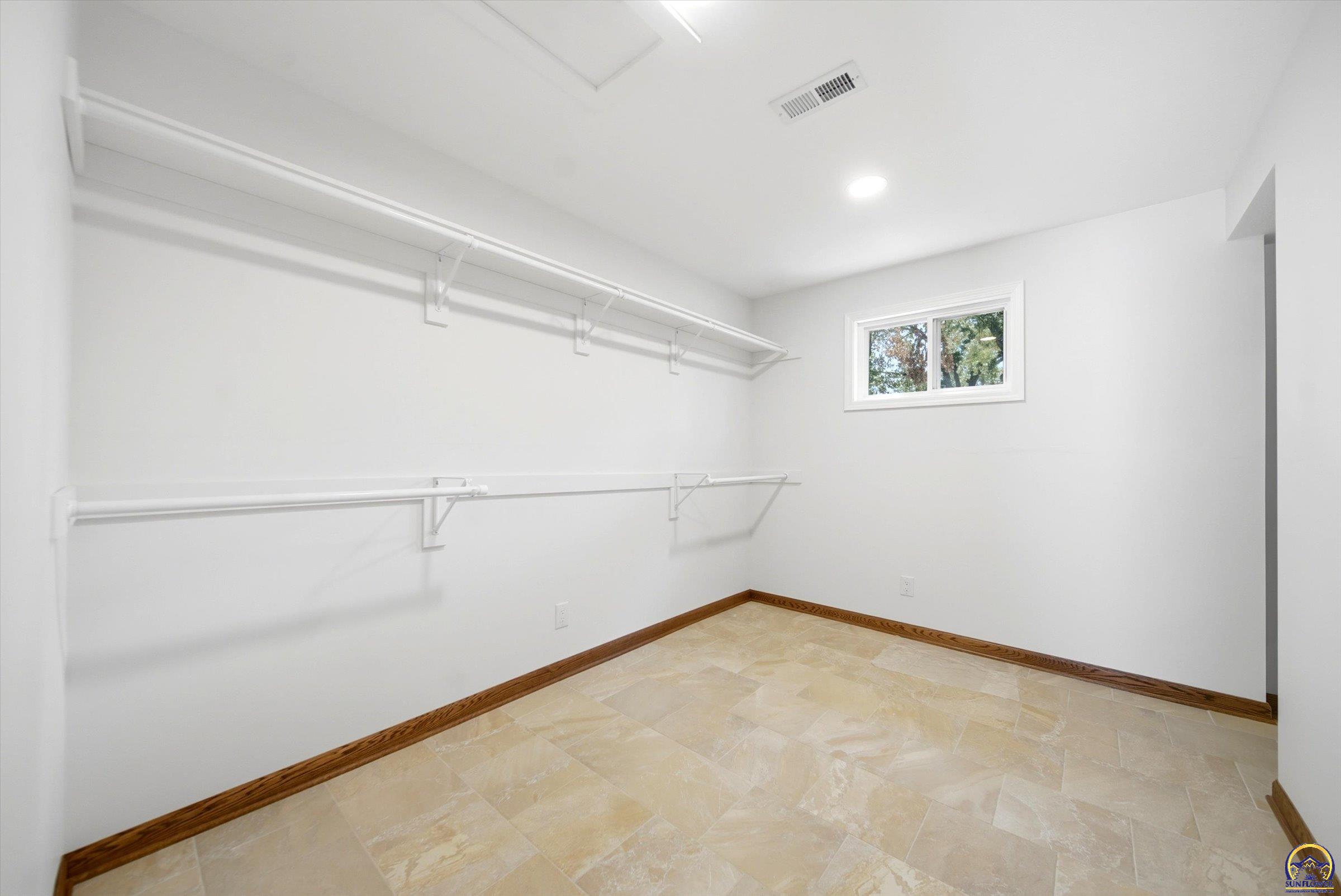 2710 Southwest Burlingame Road Topeka, KS 66611 - Photo 27 of 50 Gallery Image 27