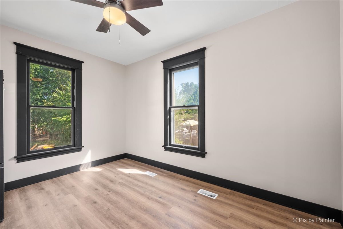 468 Locust Street Elgin, IL 60123 - Photo 18 of 53 Gallery Image 18