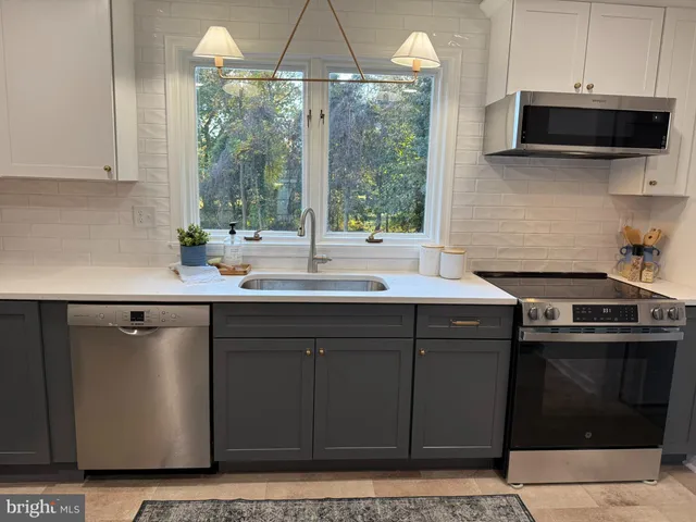 $389,900 | 530 Woodsedge Road, Dover, DE 19904