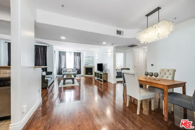 $649,000 | 4724 Kester Avenue, Unit 209, Sherman Oaks, CA 91403