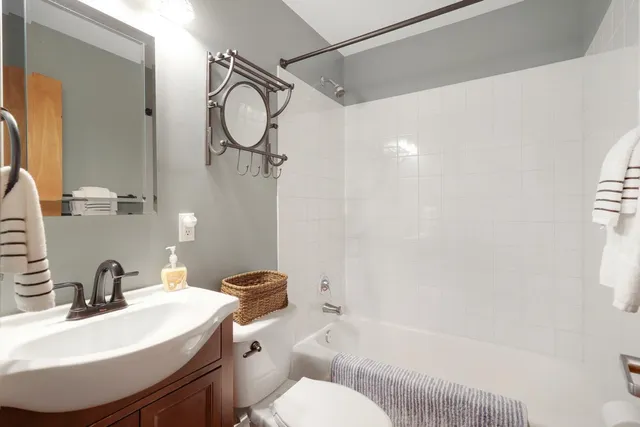 $106,000 | 488 Wabasha Street North, Unit 606, St. Paul, MN 55101