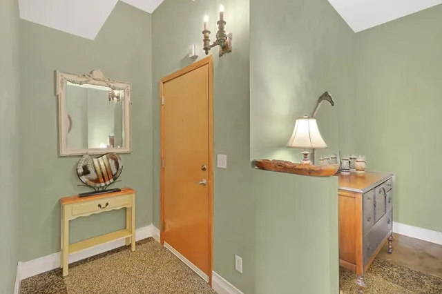 $106,000 | 488 Wabasha Street North, Unit 606, St. Paul, MN 55101