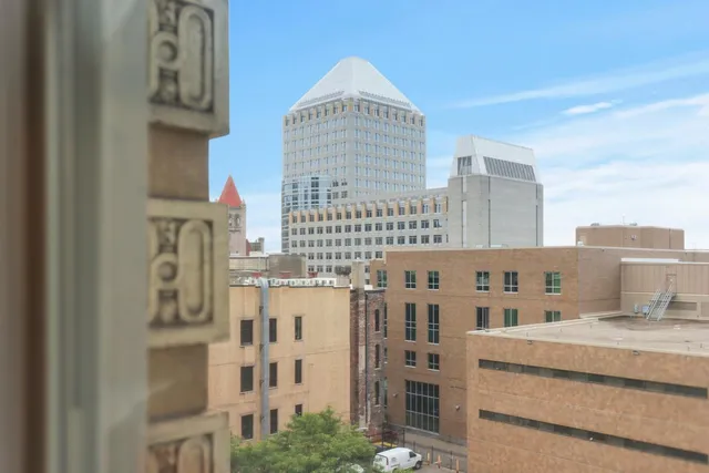 $106,000 | 488 Wabasha Street North, Unit 606, St. Paul, MN 55101