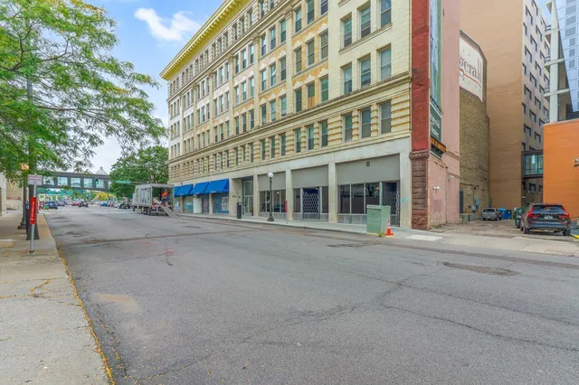 $106,000 | 488 Wabasha Street North, Unit 606, St. Paul, MN 55101
