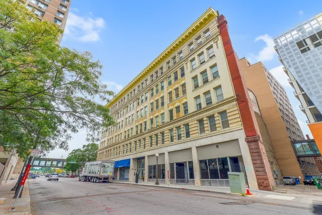 $106,000 | 488 Wabasha Street North, Unit 606, St. Paul, MN 55101