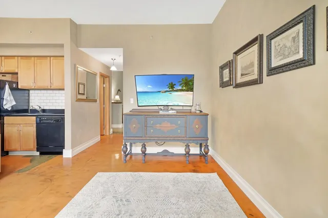 $106,000 | 488 Wabasha Street North, Unit 606, St. Paul, MN 55101