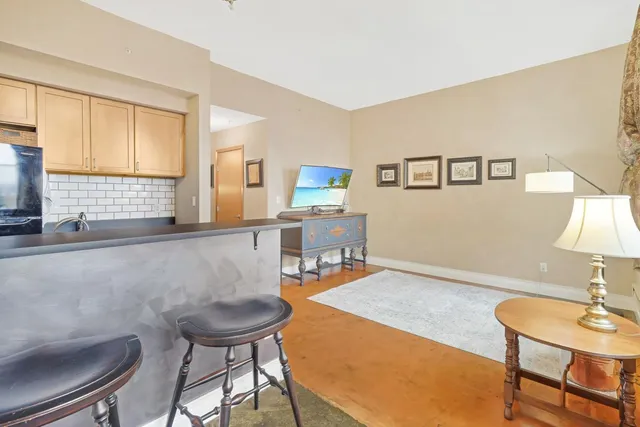 $106,000 | 488 Wabasha Street North, Unit 606, St. Paul, MN 55101