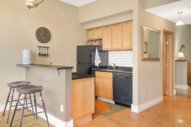 $106,000 | 488 Wabasha Street North, Unit 606, St. Paul, MN 55101