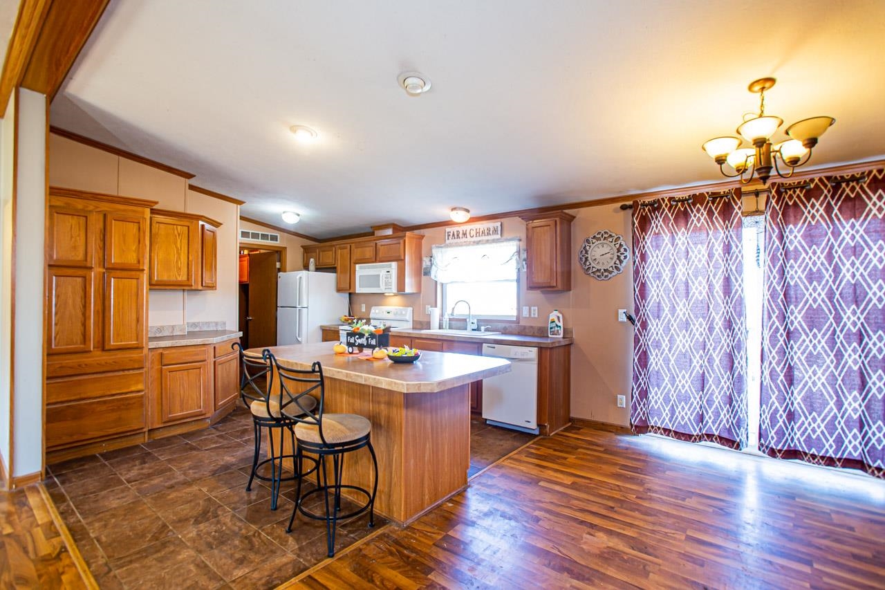 20942 Southwest Tawakoni Road Douglass, KS 67039 - Photo 11 of 34