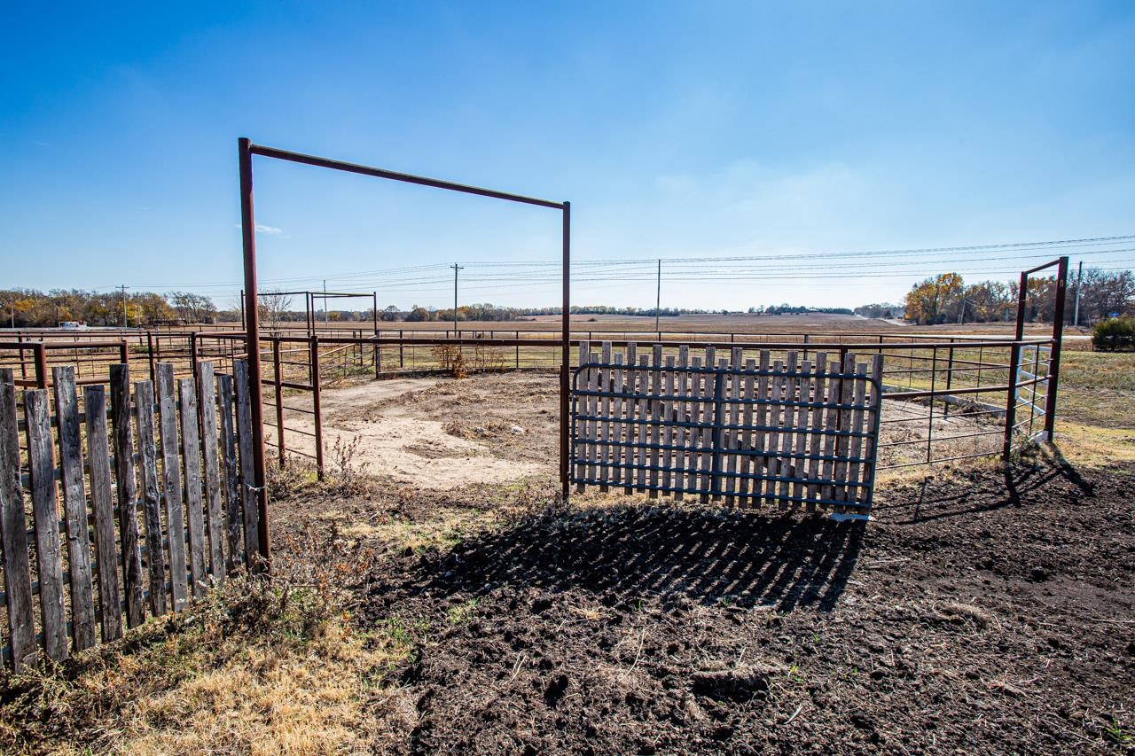 20942 Southwest Tawakoni Road Douglass, KS 67039 - Photo 26 of 34