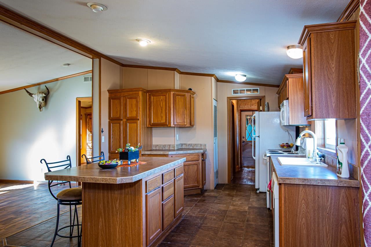 20942 Southwest Tawakoni Road Douglass, KS 67039 - Photo 3 of 34