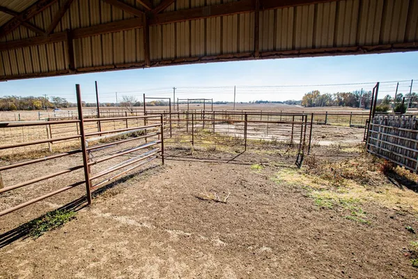 $259,000 | 20942 Southwest Tawakoni Road, Douglass, KS 67039