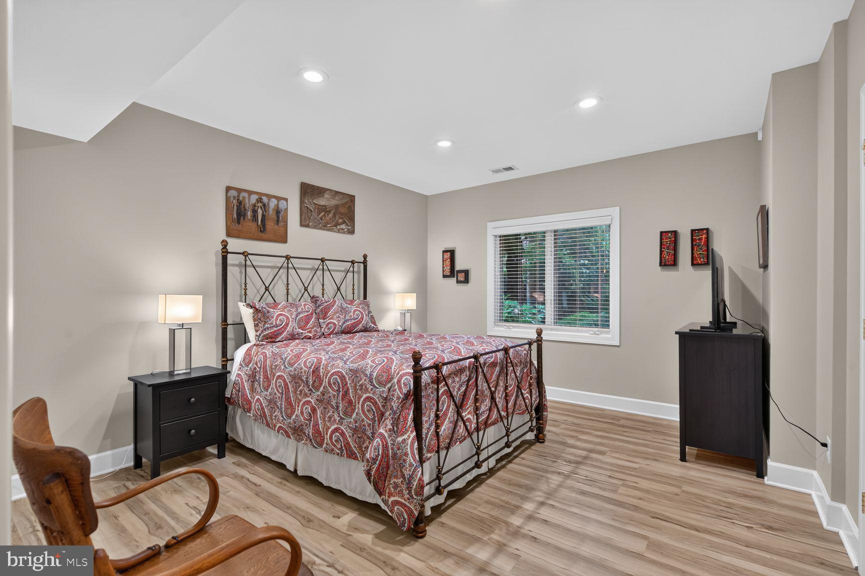 11081 Pelham Manor Place Reston, VA 20194 - Photo 43 of 99 Cozy retreat with modern charm.