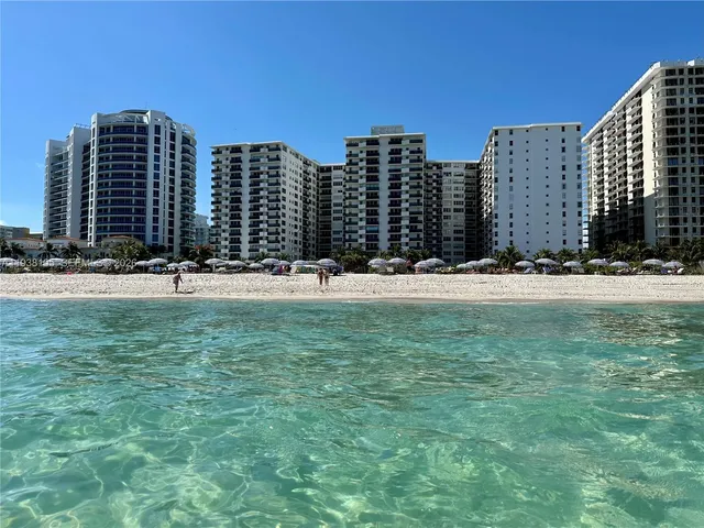 $3,300 | 6039 Collins Avenue, Unit 1434, Miami Beach, FL 33140