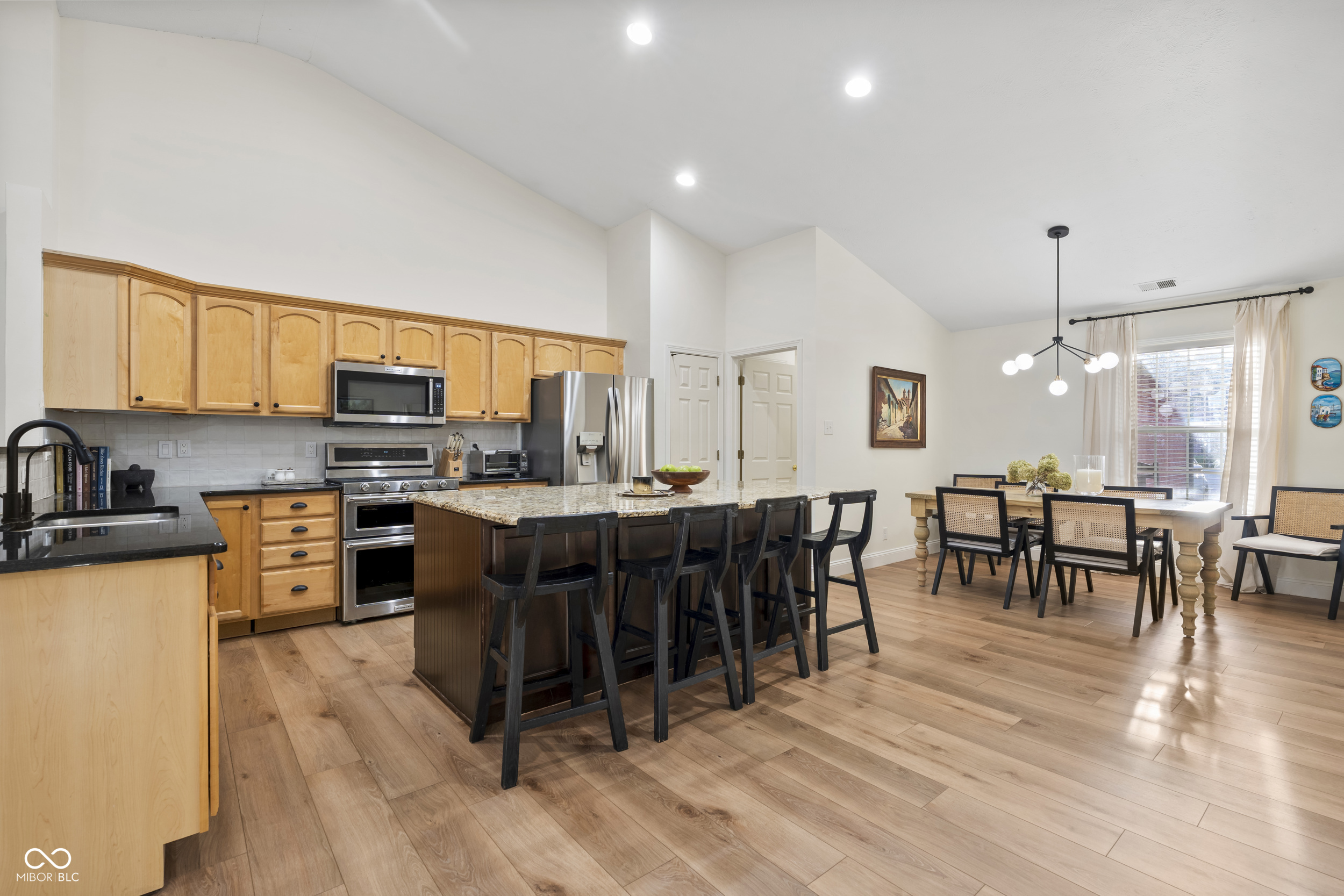 11388 Falling Water Way Fishers, IN 46037 - Photo 11 of 36