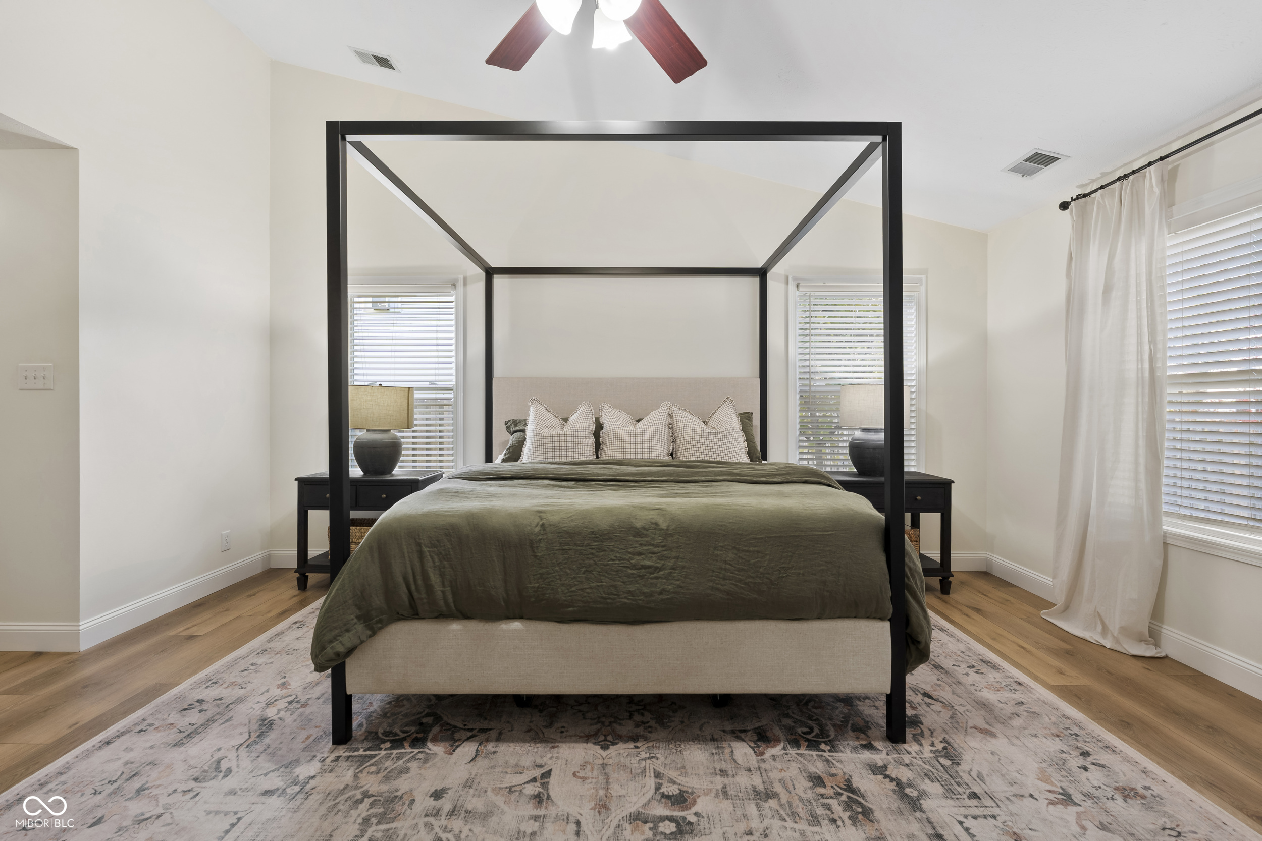 11388 Falling Water Way Fishers, IN 46037 - Photo 16 of 36