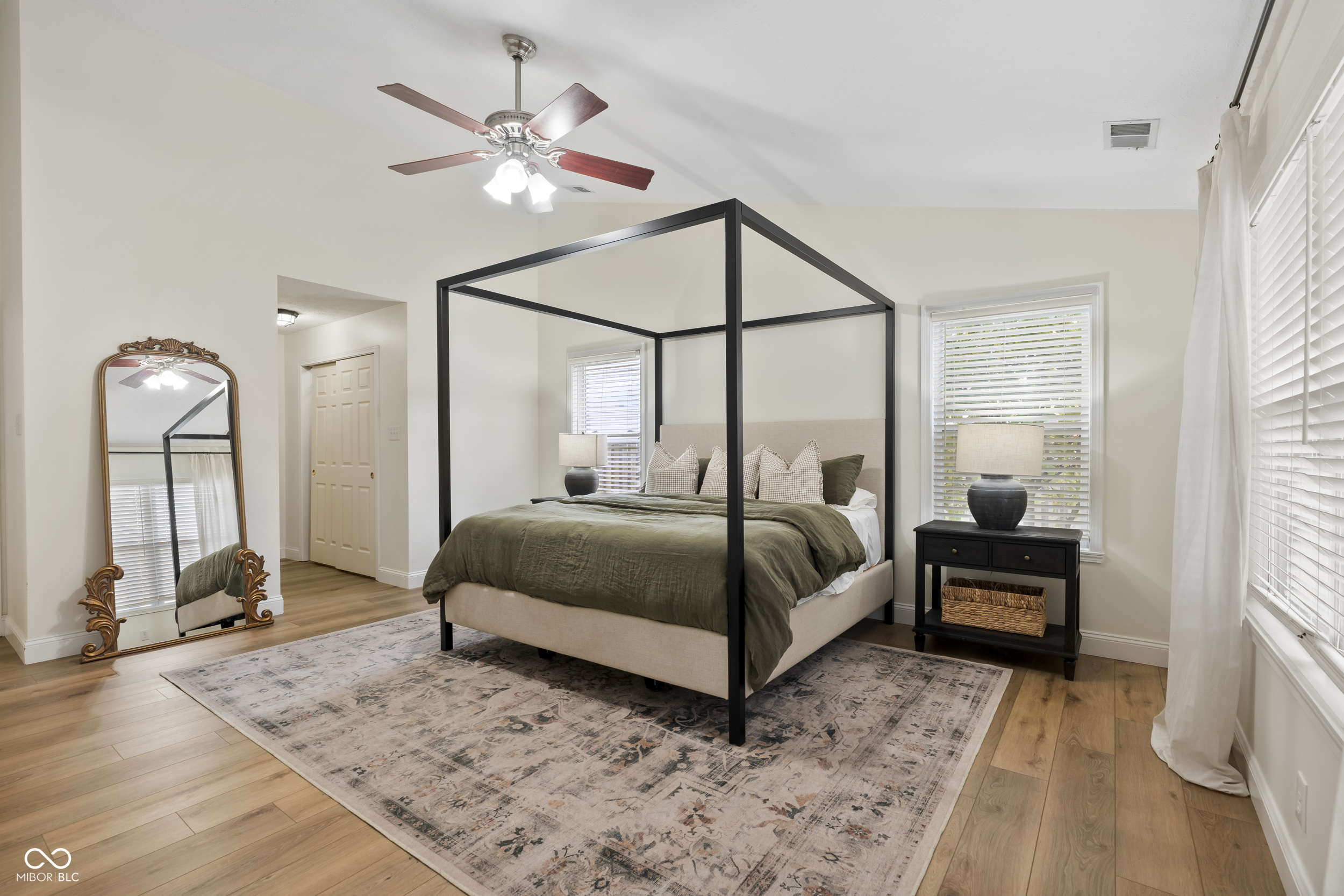 11388 Falling Water Way Fishers, IN 46037 - Photo 5 of 36