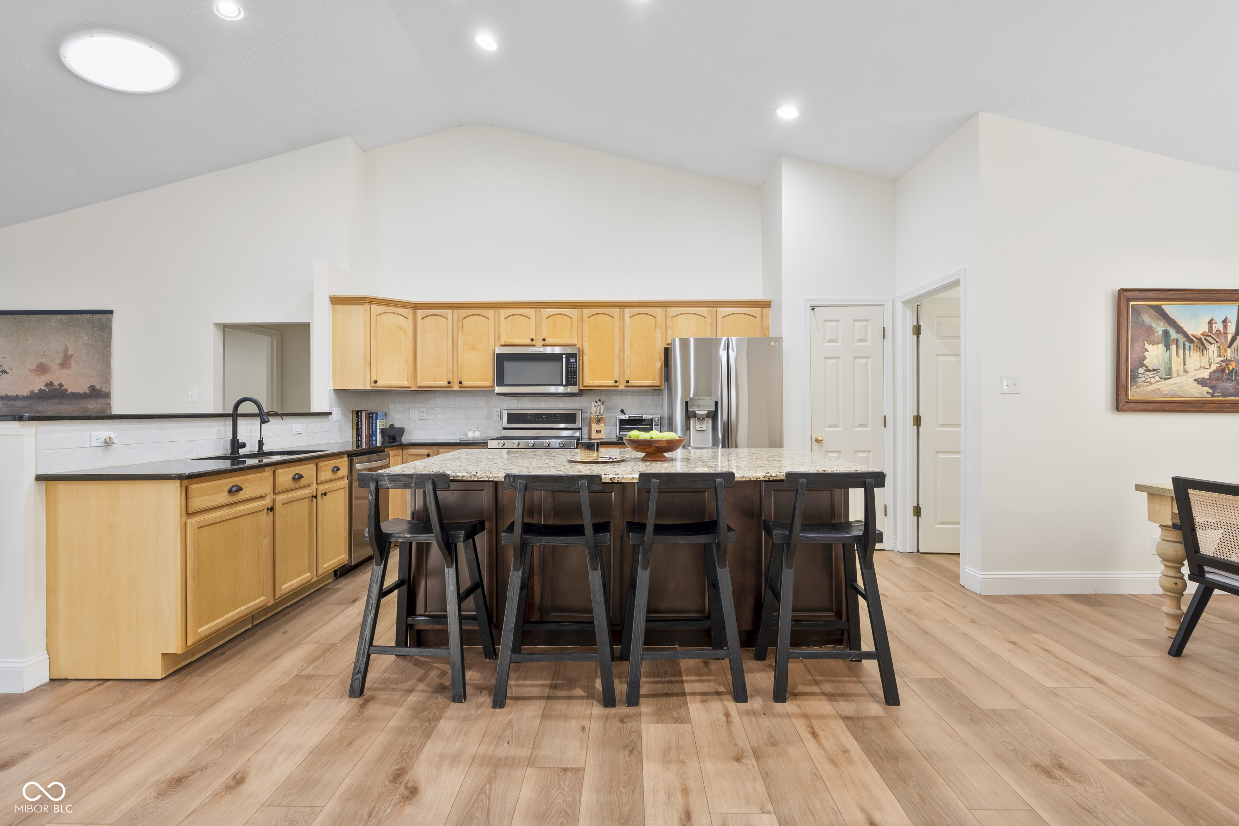 11388 Falling Water Way Fishers, IN 46037 - Photo 10 of 36