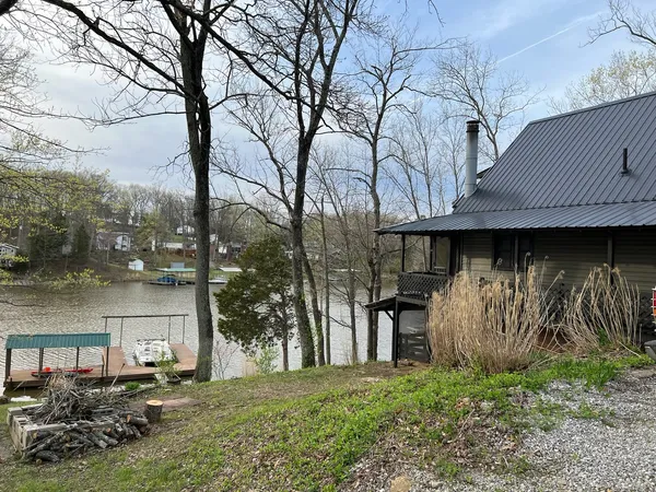 $515,000 | 410 Wagon Creek Loop, Creal Springs, IL 62922