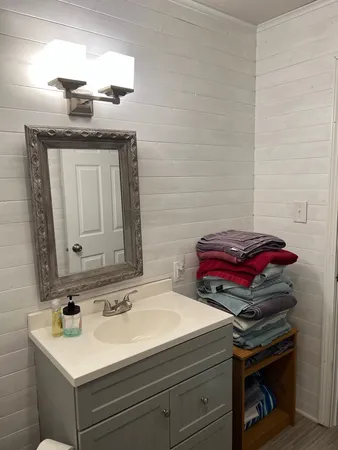 $515,000 | 410 Wagon Creek Loop, Creal Springs, IL 62922