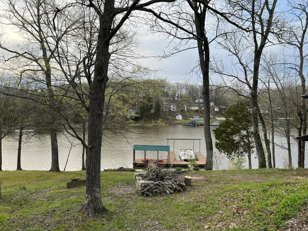 $515,000 | 410 Wagon Creek Loop, Creal Springs, IL 62922