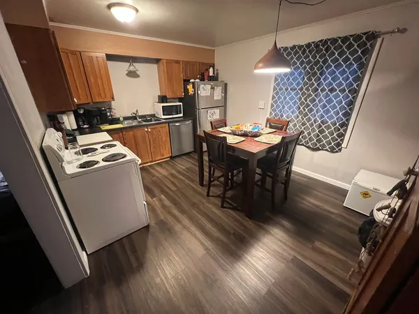 $515,000 | 410 Wagon Creek Loop, Creal Springs, IL 62922