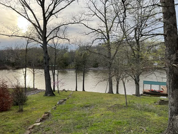 $515,000 | 410 Wagon Creek Loop, Creal Springs, IL 62922