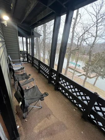 $515,000 | 410 Wagon Creek Loop, Creal Springs, IL 62922